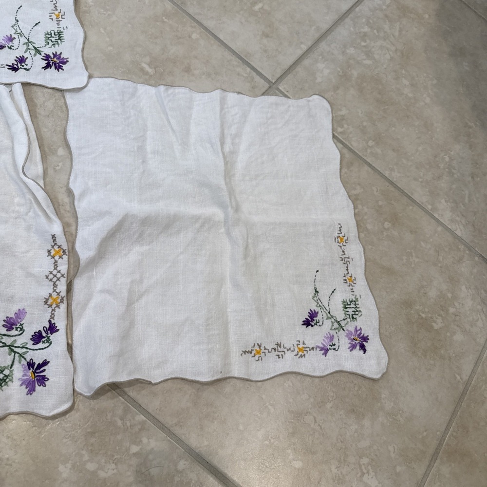 Vintage embroidered‎ Floral handkerchiefs or Napkins 14" by 14" Lot Of 5 - Picture 7 of 11